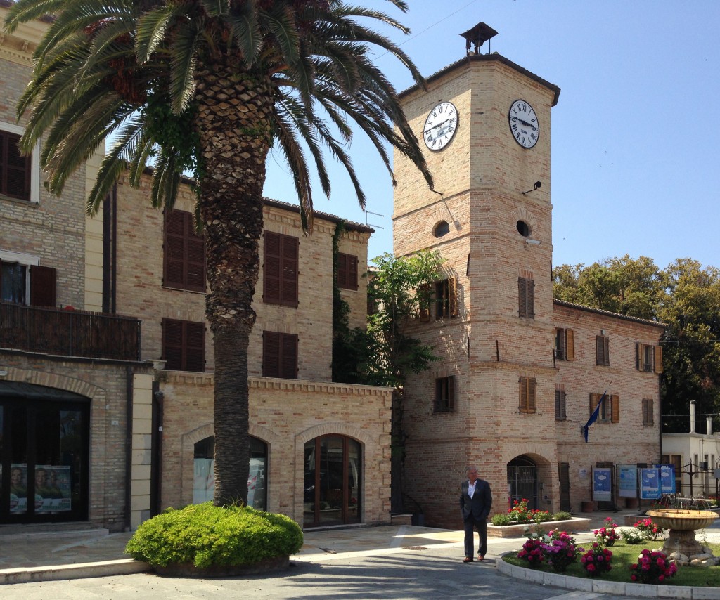 Torre dell'orologio - Veduta della piazza