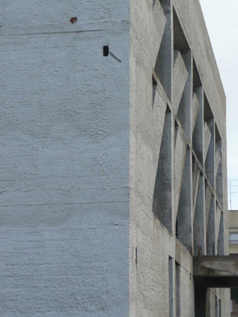 pomezia-cantieTeatro di Pomezia - Veduta della torre scenica