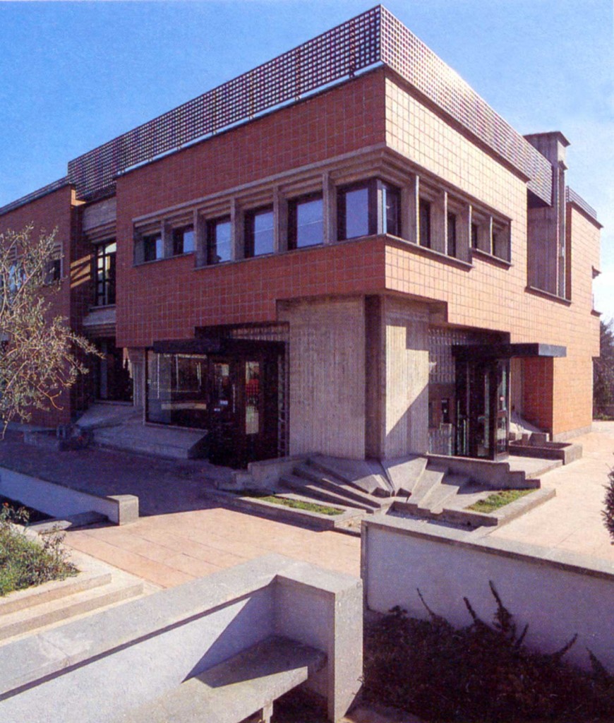Cassa Rurale ed Artigiana - Soluzione d'angolo
