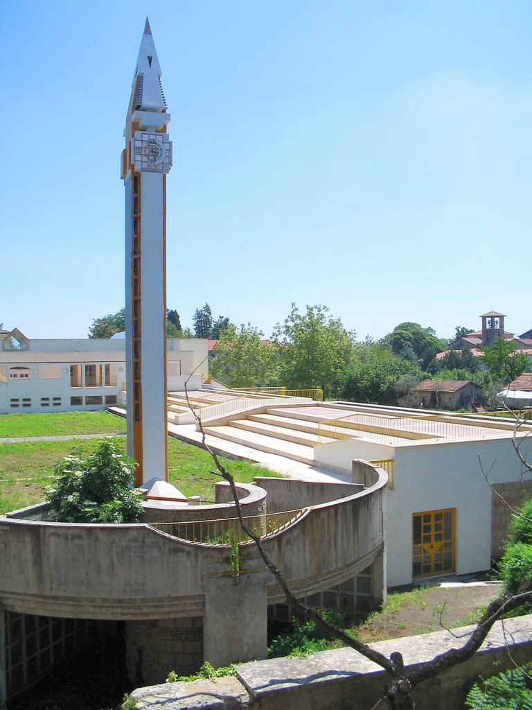 Scuola Media Pietro Metastasio - Veduta panoramica del cortile